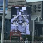 Billboard album Swag Justin Bieber di depan State Farm Arena
